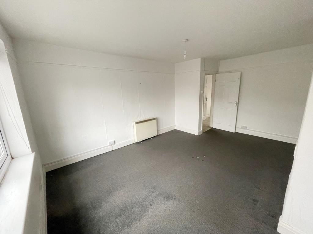 Lot: 12 - VACANT TWO-BEDROOM FLAT - Bedroom one